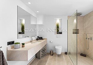 Ref. 1203460 | NEW PRICE: Sea view flat in the noble marina