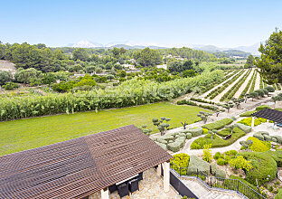 Ref. 2703462 | Enchanting mansion on large land in exclusive location