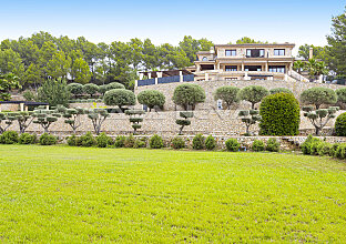 Ref. 2703462 | Enchanting mansion on large land in exclusive location
