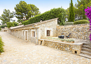 Ref. 2703462 | Enchanting mansion on large land in exclusive location