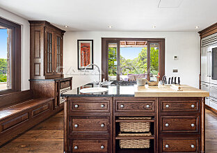 Ref. 2703462 | Enchanting mansion on large land in exclusive location
