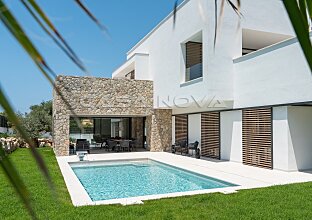 Luxury new build villa with roof terrace and sea view