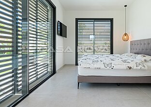 Ref. 2503470 | Luxus Neubau Villa mit Dachterrasse und Meerblick