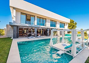 Sensationelle Luxusvilla mit einzigartigem Panoramablick