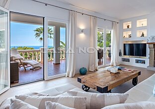 Ref. 2503328 | Mediterranean oasis in elevated villa location