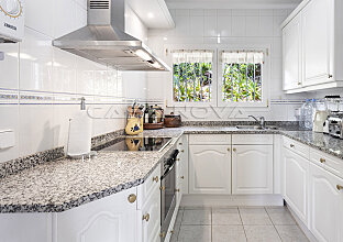Ref. 2303476 | Mediterrane Villa in erhöhter Lage mit Panoramablick