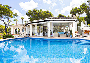 Mallorca Villa mit Meerblick in beliebter Wohngegend
