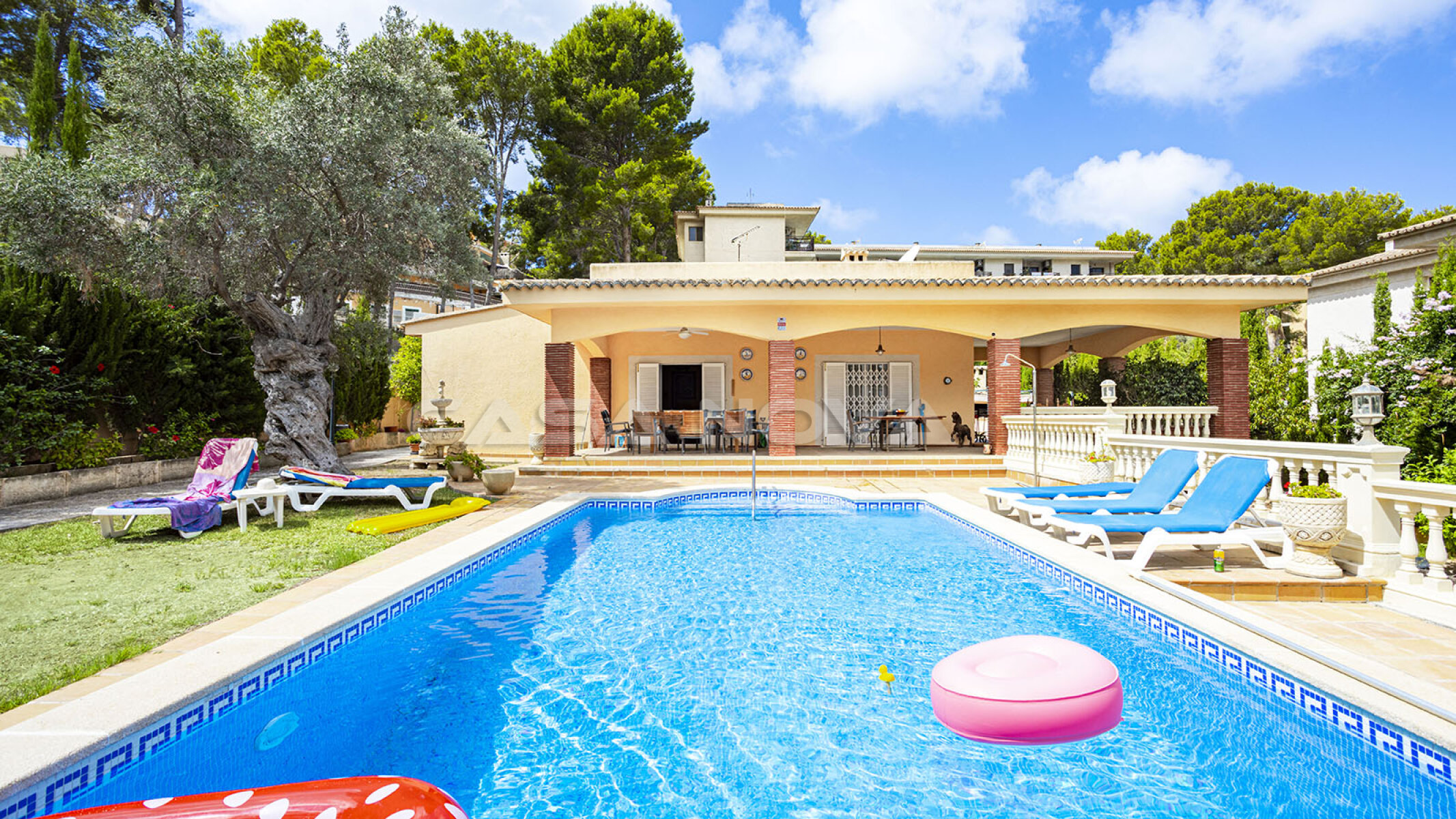 Mallorca Immobilien: Mediterrane Villa in Zentrum- und Strandnhe