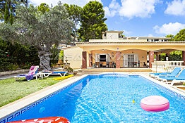 Mallorca Real Estate: Mediterranean Villa near the beach