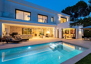 Moderna villa con piscina cerca de la playa