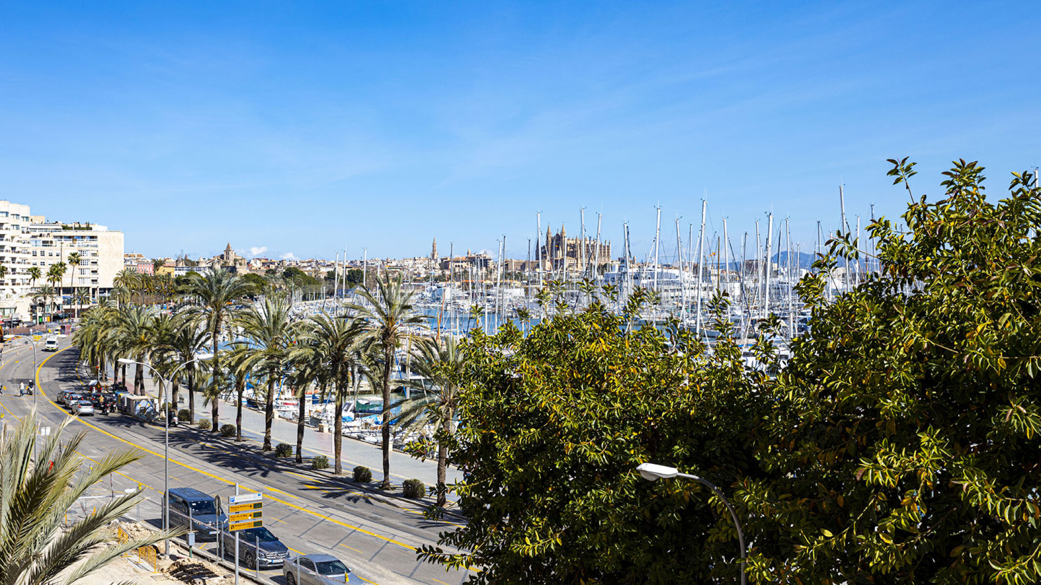 Apartamento con vistas al mar en 1 lnea del puerto nutico