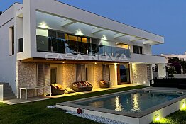 Moderne Designer-Neubauvilla auf Mallorca