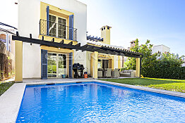 EXCLUSIVO: Encantadora villa de golf con piscina