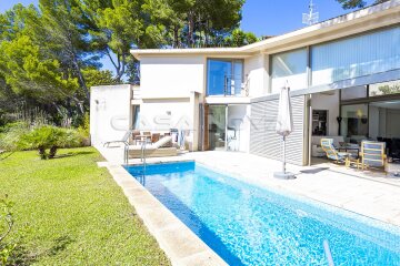 Mallorca Villa in popular residential area