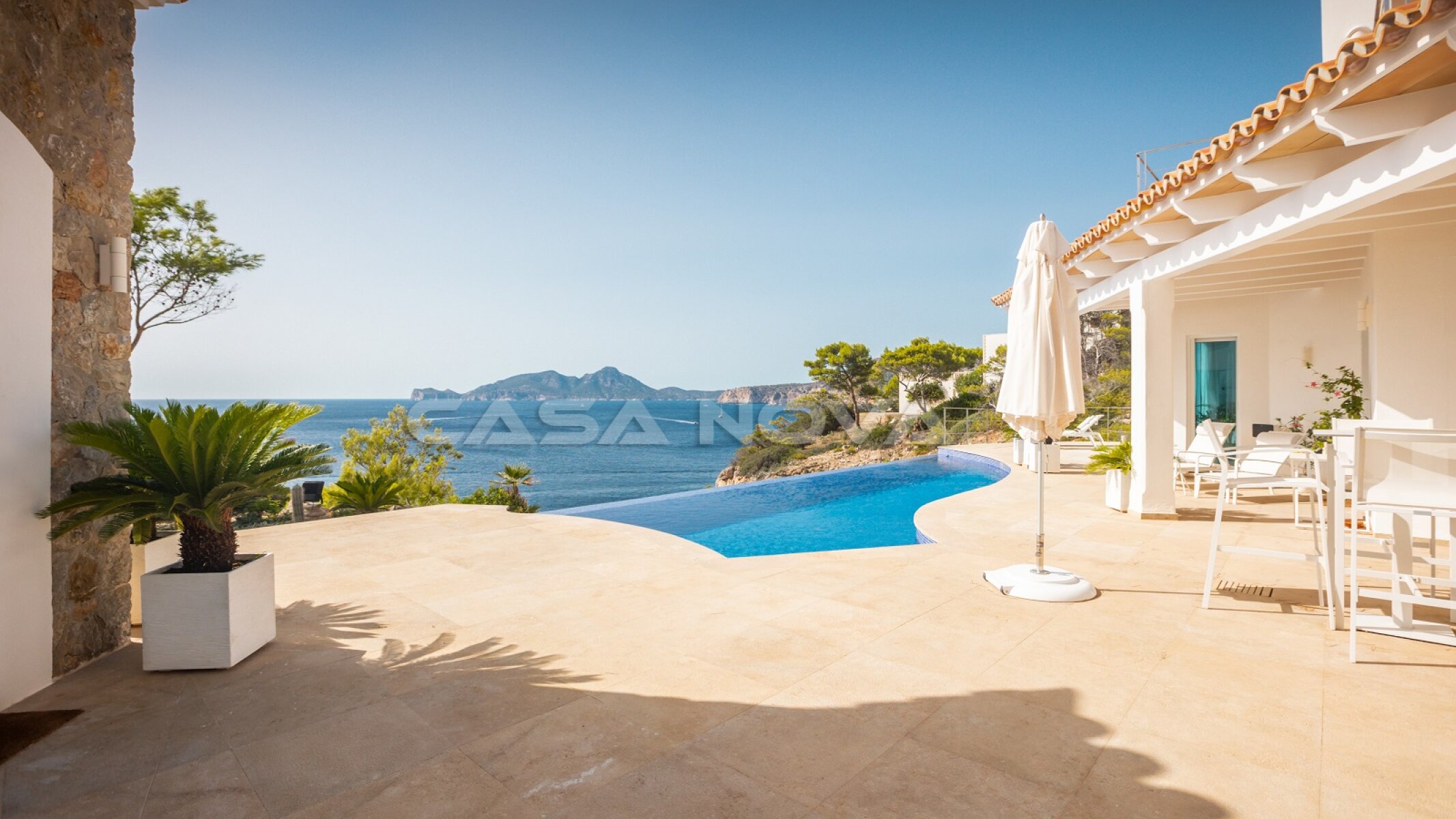 Luxus Villa mit mediterranem Flair in 1. Meereslinie 