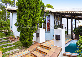 Ref. 2403512 | Mediterranean villa with view of the natural harbor and the sea 