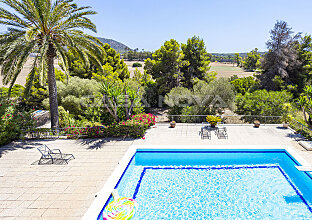 Ref. 2603513 | Mediterranean villa with pool in quiet residential area