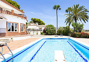 Ref. 2603513 | Chalet mediterráneo con piscina en zona residencial tranquila