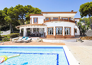 Ref. 2603513 | Mediterranean villa with pool in quiet residential area