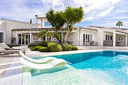 Charming luxury villa with guest appartment