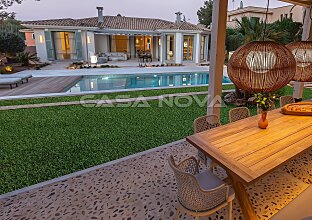 Elegante Villa (one level) mit Pool und mediterranem Garten