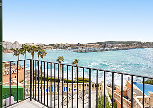 Ref. 1403530 | Modernised duplex flat in 1st sea line with harbour view