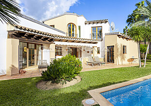 Ref. 2303531 | Villa mediterránea de golf con piscina en exclusiva urbanización