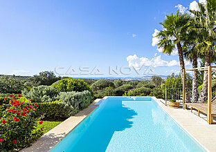 Ref. 2403533 | Enchanting luxury villa on a spacious plot