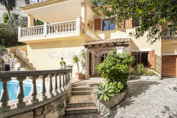 Encantadora villa con piscina privada y gran jardín