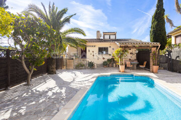 Encantadora villa con piscina privada y jardín