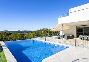 Ref. 2403543 | Villa mit Pool in beliebter Wohngegend