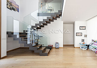 Ref. 2403543 | Villa mit Pool in beliebter Wohngegend