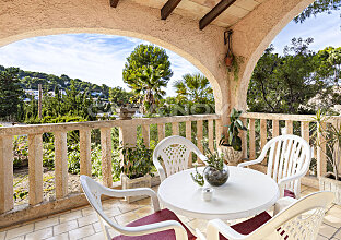 Mediterranean villa in quiet residential area