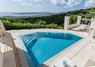 Ref. 2403580 | Elegant luxury villa with sensational sea views