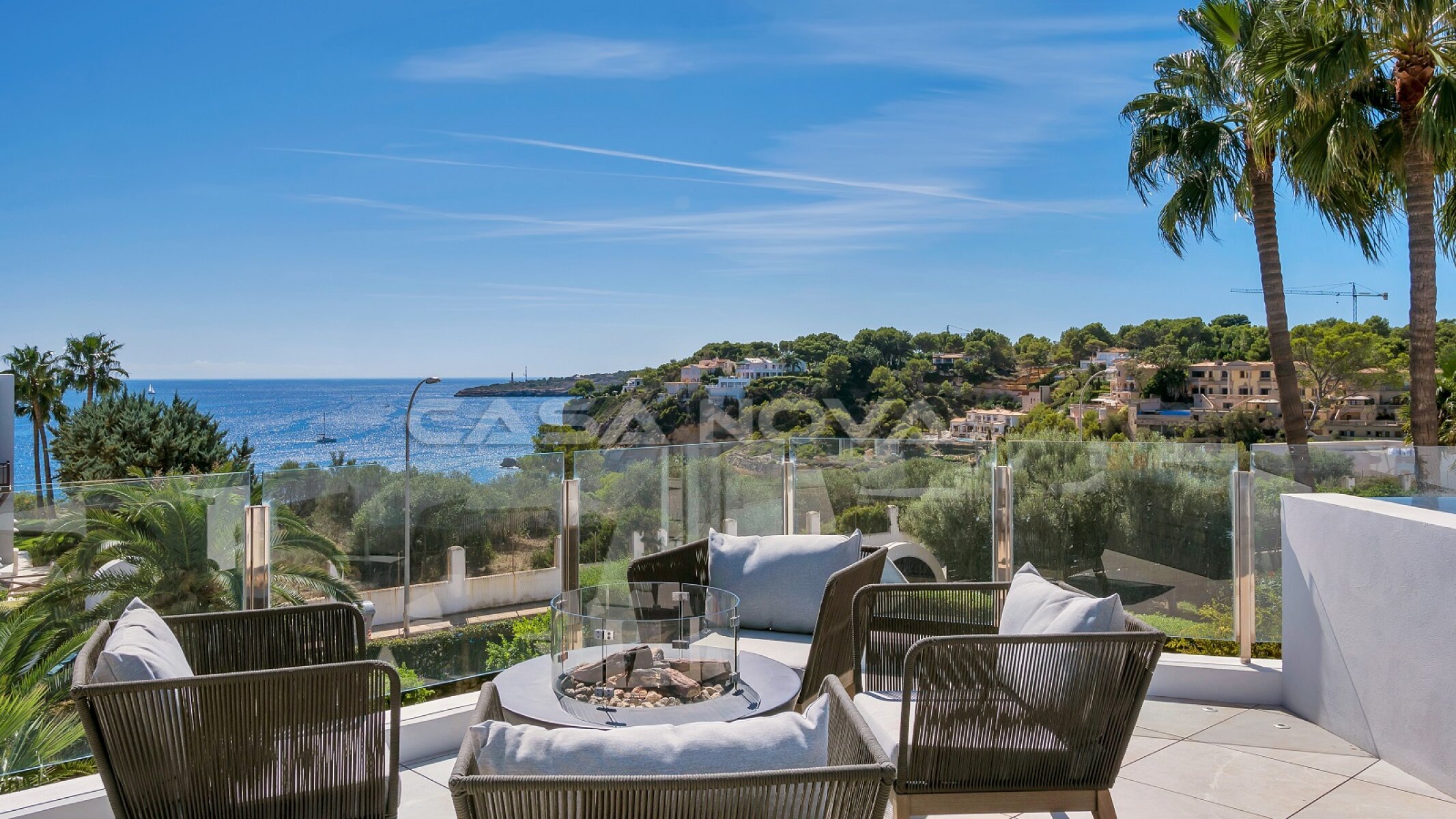 Charming luxury villa with sensational sea views