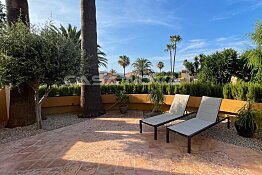 Golf- Villa de primera calidad en residencia mediterranea