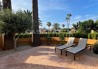 Golf- Villa de primera calidad en residencia mediterranea