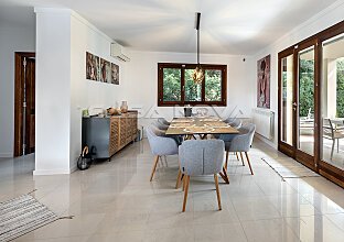 Ref. 2503588 | Traumvilla mit Pool und Teilmeerblick 