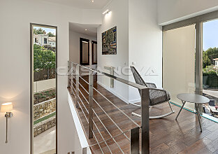 Ref. 2503588 | Traumvilla mit Pool und Teilmeerblick 