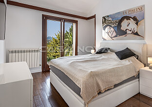 Ref. 2503588 | Traumvilla mit Pool und Teilmeerblick 