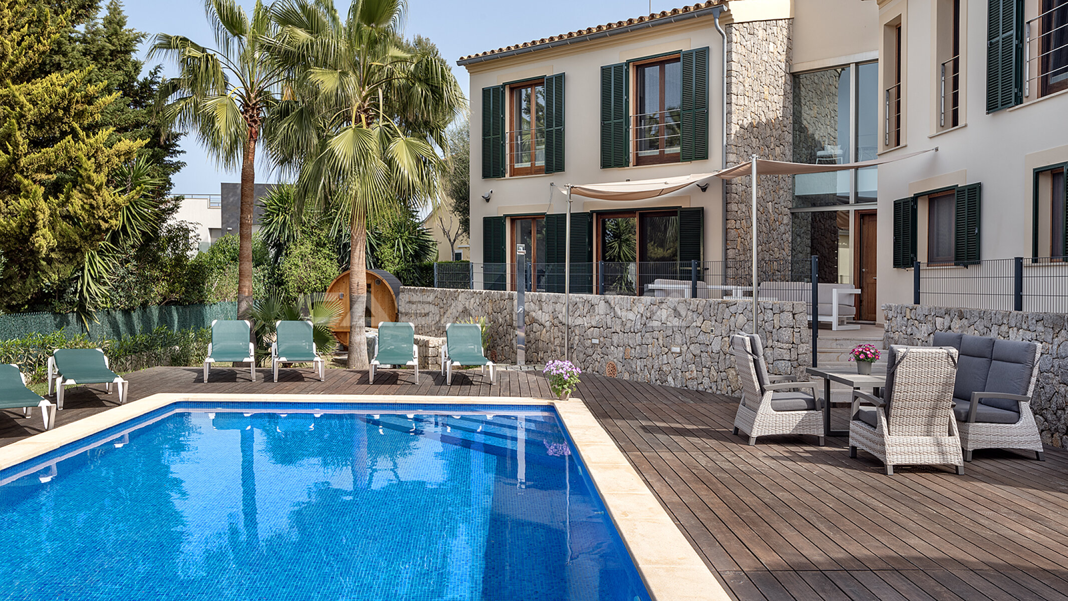 EXCLUSIVE WITH US: Dream villa with pool and partial sea views 
