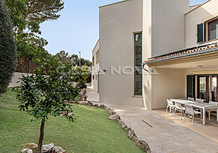 Ref. 2503588 | EXCLUSIVE WITH US: Dream villa with pool and partial sea views 