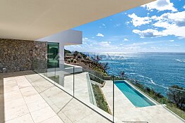 Luxurious new-build villa with stunning views and sea access