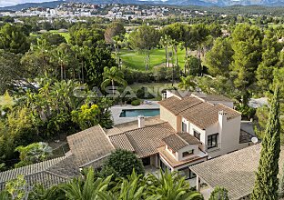 Ref. 2503598 | Luxury villa with guest house in 1st line to the golf course