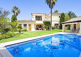 Ref. 2403633 | Imposante Villa in nobler Wohngegend