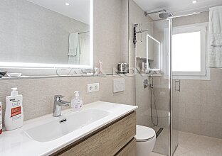 Ref. 2303584 | Renovierte Villa in begehrter Wohngegend 