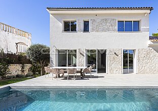 Ref. 2403567 | Luxusvilla mit Pool in beliebter Wohngegend