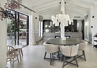 Ref. 2503666 | Moderne Traumvilla mit Pool in exklusiver Nachbarschaft