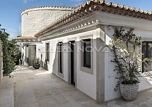 Ref. 2503666 | Moderne Traumvilla mit Pool in exklusiver Nachbarschaft
