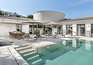 Ref. 2503666 | Moderne Traumvilla mit Pool in exklusiver Nachbarschaft